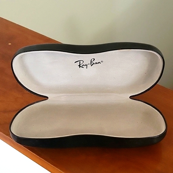 RAY-BAN BLACK HARDSHELL CASE FOR GLASSES - Picture 4 of 4